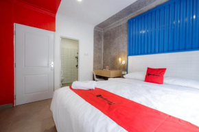 RedDoorz Plus at Jalan Gatot Subroto Jakarta